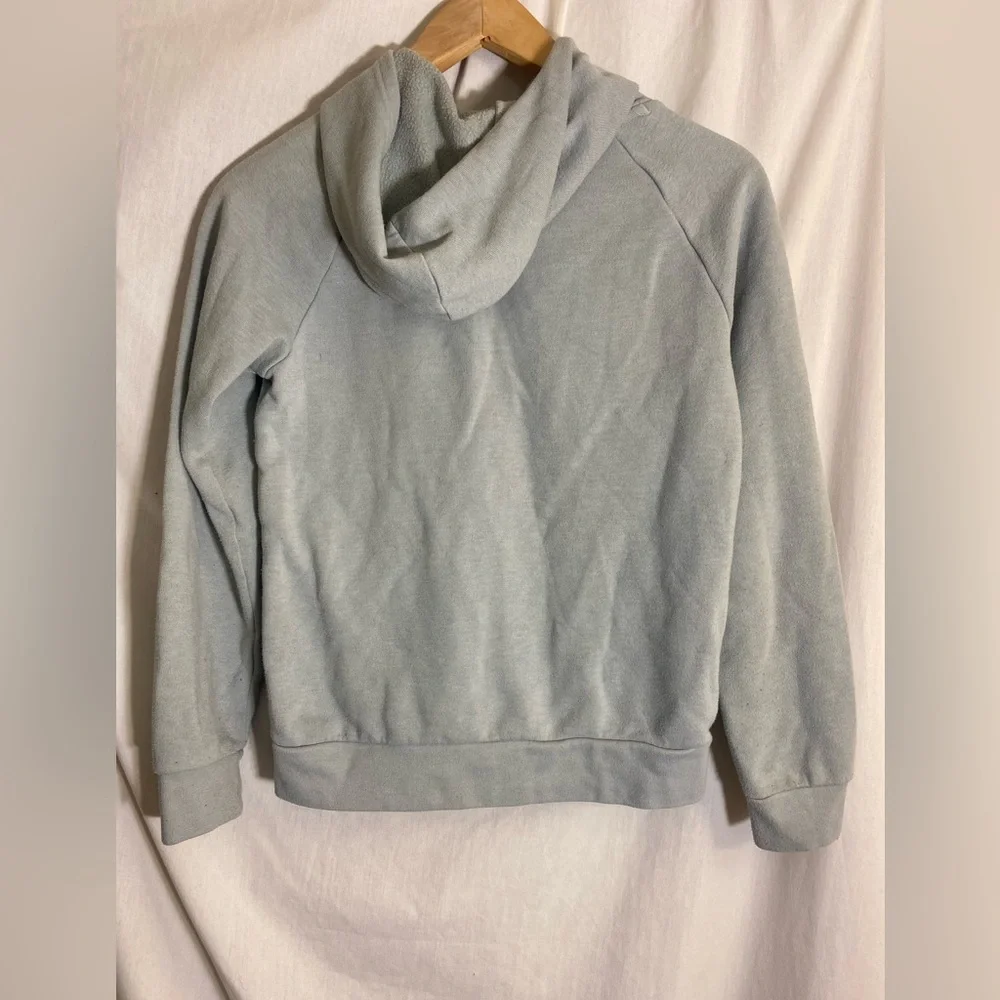 Under Armour youth hoodie size Med.